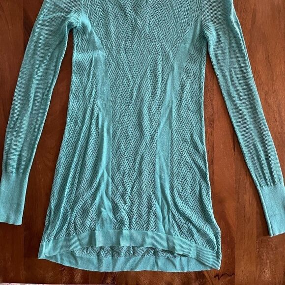 Shrinking Violet Long Sleeve Top - Picture 7 of 9